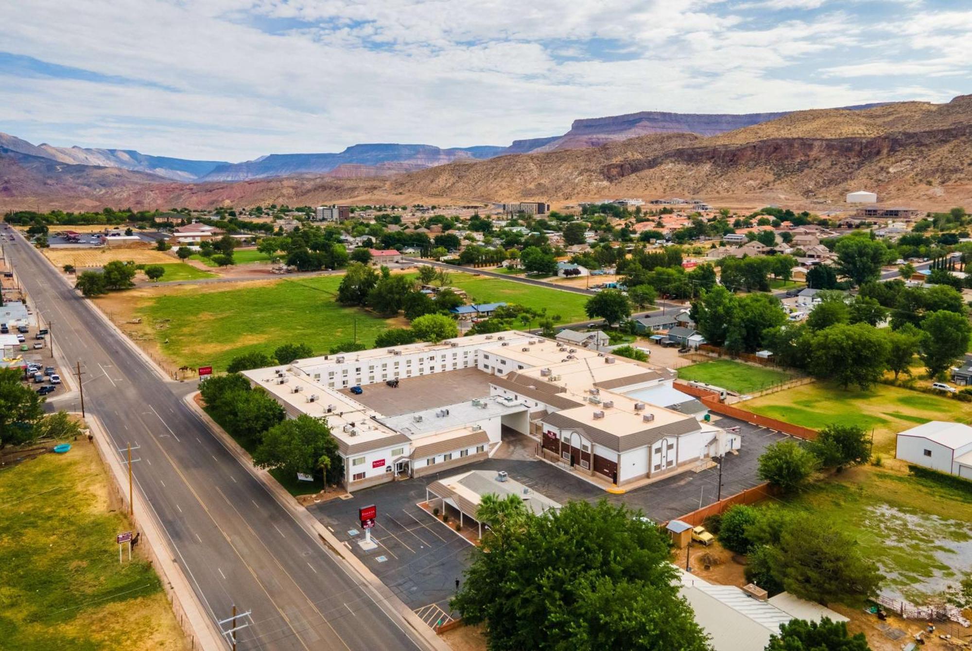Hotel Ramada By Wyndham Zion National Park 3*